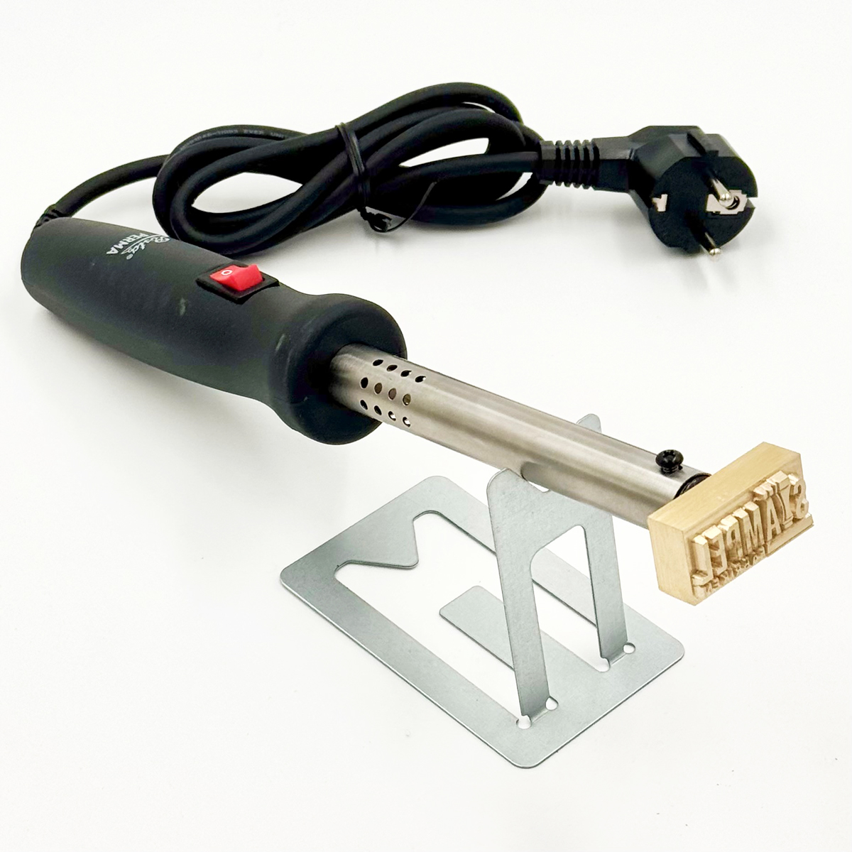 Valfri gravyr i mässing med effektanpassad elektrisk kolv